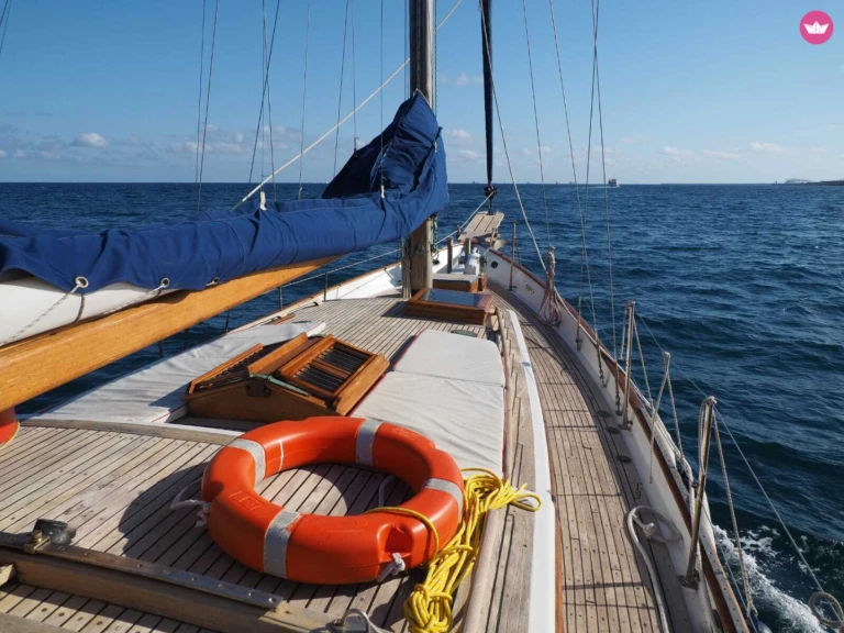 Bareboat Rental Sailboat Ta Chiao with a boat licence