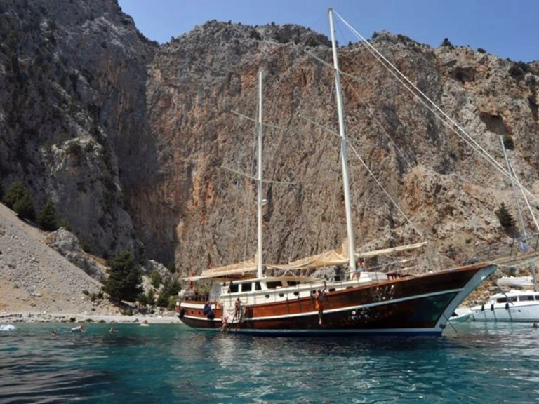 Bareboat Rental Sailboat Custom Made with a boat licence