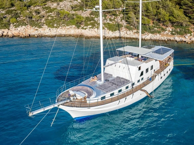 Bareboat Rental Sailboat Custom Made with a boat licence
