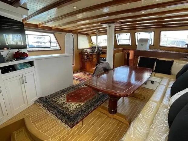 Bareboat Rental Sailboat Custom Made with a boat licence
