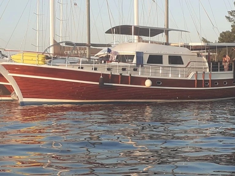 Bareboat Rental Sailboat Custom Made with a boat licence