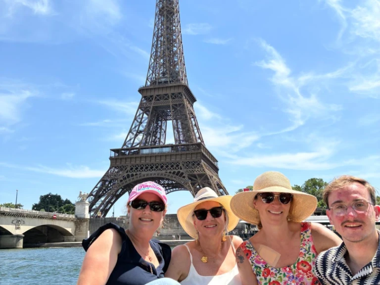 Rent a monterrey Mercruser Paris