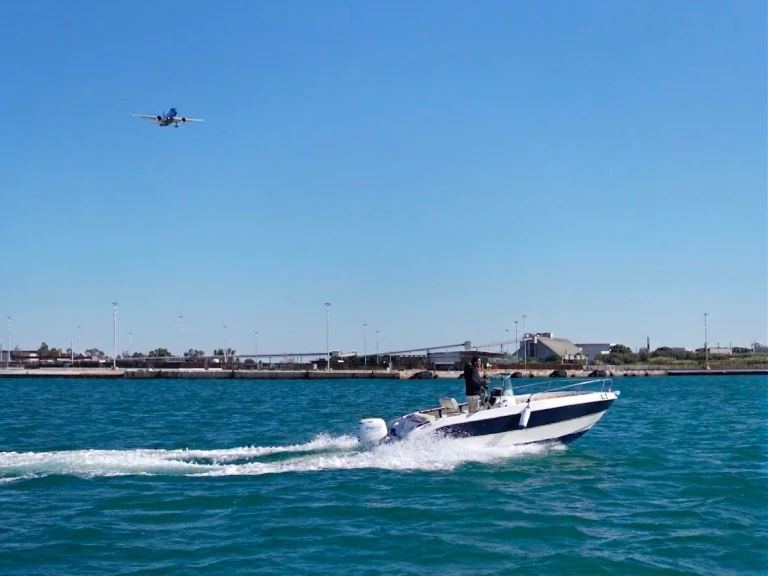 Bareboat Rental Motorboat Marea with a boat licence