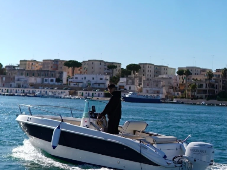 Motorboat for rent Brindisi at the best price