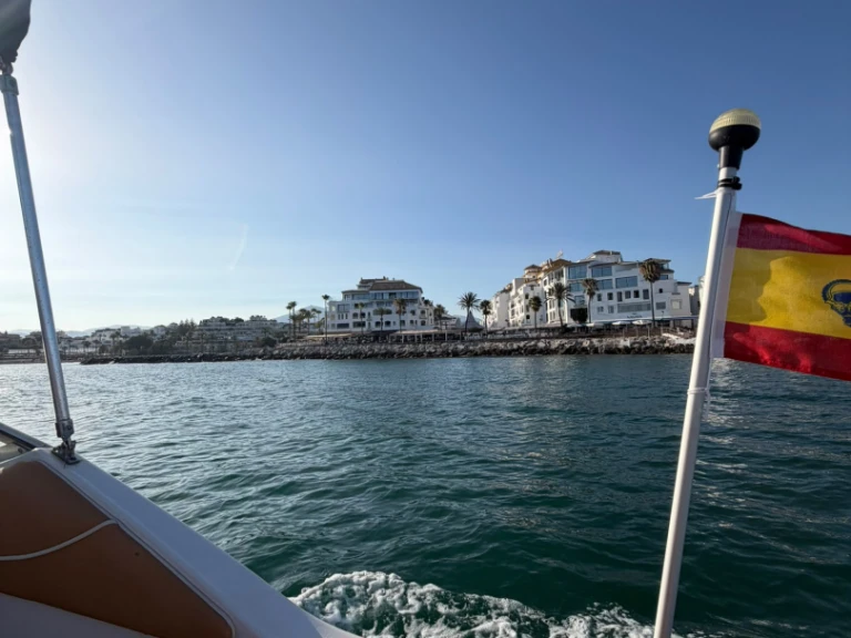 Boat rental Monterey 242 cruiser in Marbella on Samboat