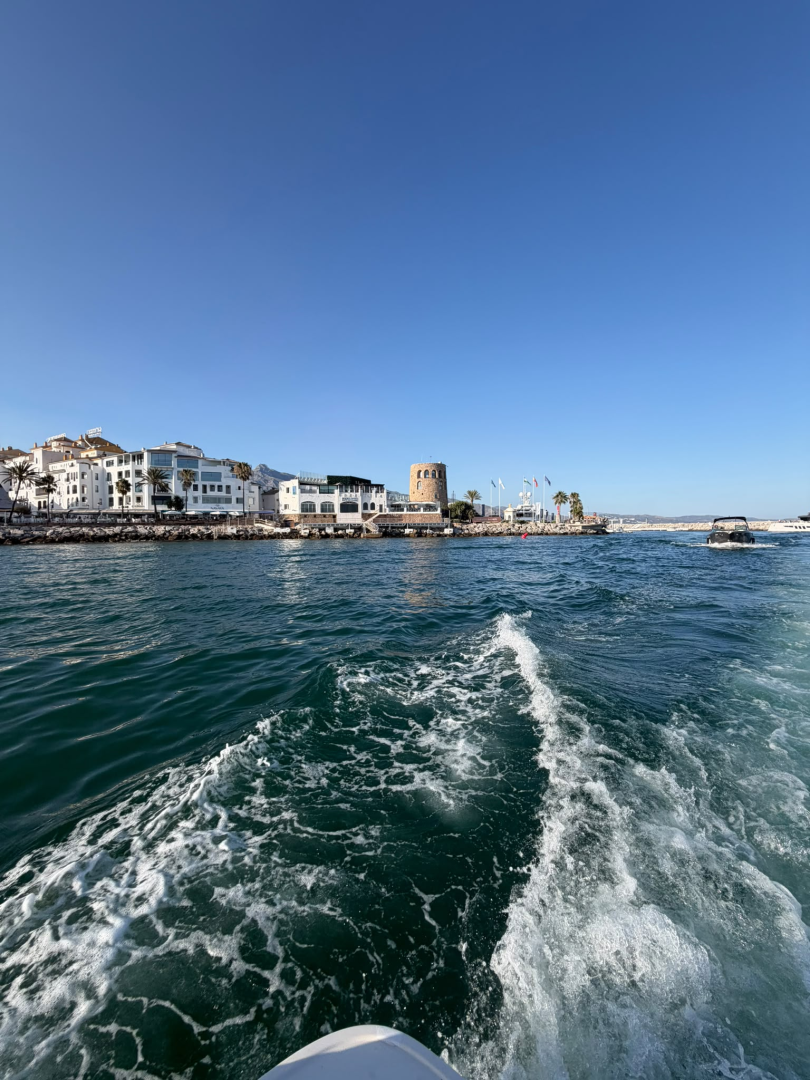 Motorboat rental with or without captain Monterey Marbella