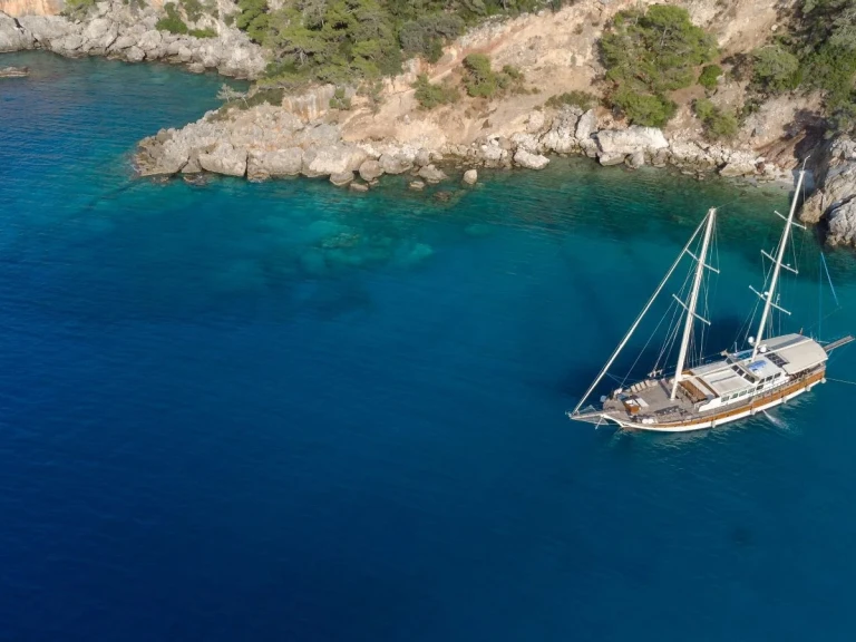 Sailboat for rent Göcek at the best price