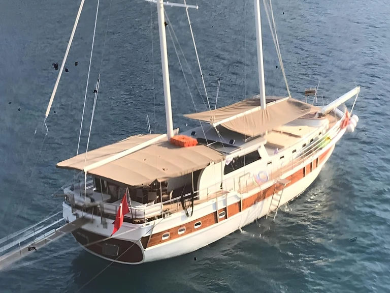 Bareboat Rental Sailboat Custom Made with a boat licence