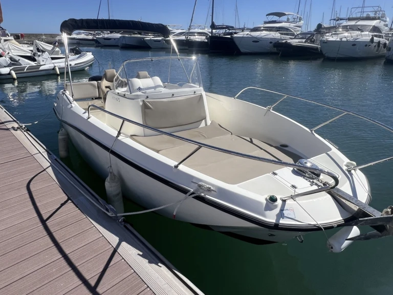 Motorboat rental in Marseille - Quicksilver Activ 675 Open