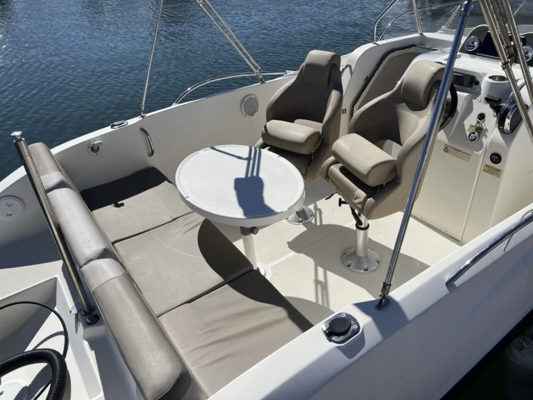 Motorboat rental with or without captain Quicksilver Marseille