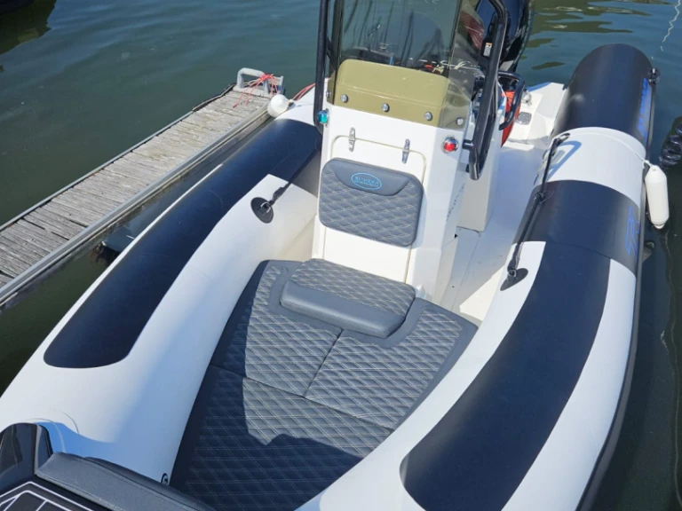 Rent a 3D Tender TR54 Pornichet