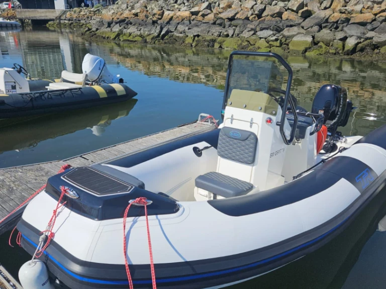 Yacht charter Pornichet cheap TR54