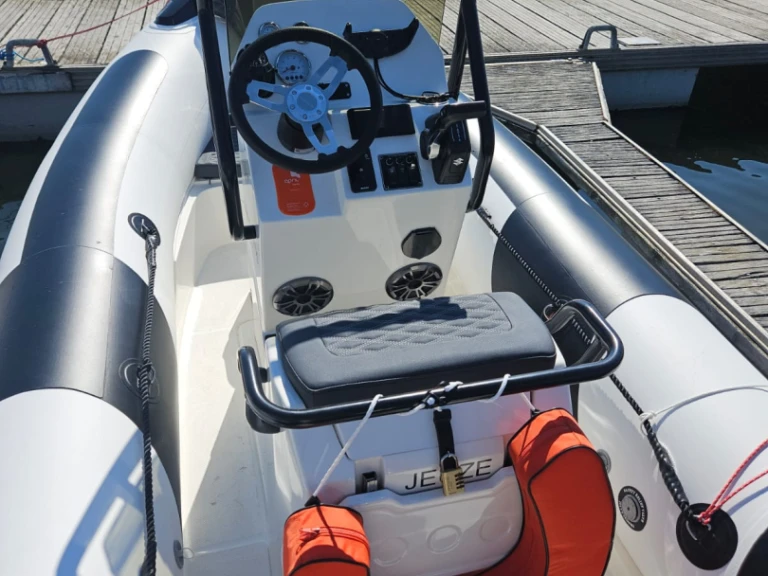 RIB rental in Pornichet - 3D Tender TR54