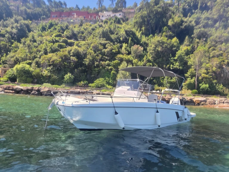 Bénéteau Flyer 8 SPACEdeck charter bareboat or captained in  Mandelieu-la-Napoule
