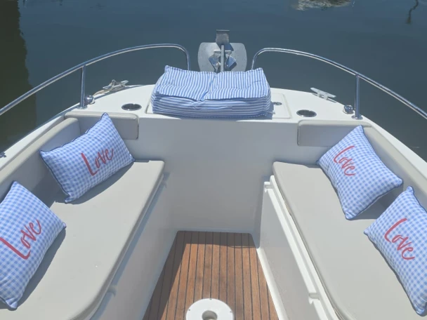 Bénéteau Flyer 8 SPACEdeck in Mandelieu-la-Napoule on SamBoat