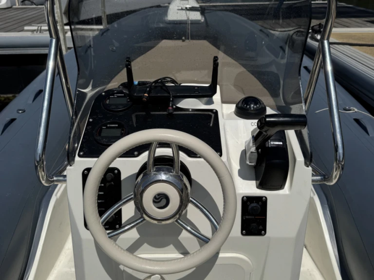 Bareboat Rental RIB Capelli with a boat licence