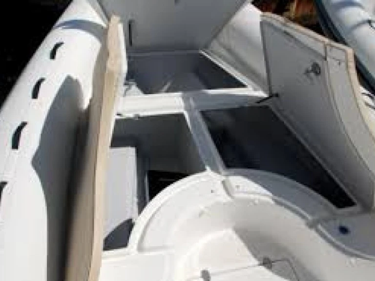 Yacht charter Carnon-Plage cheap King 650