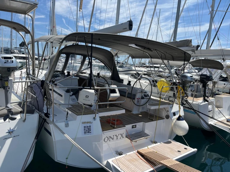 Sailboat rental with or without captain Bavaria Kaštela