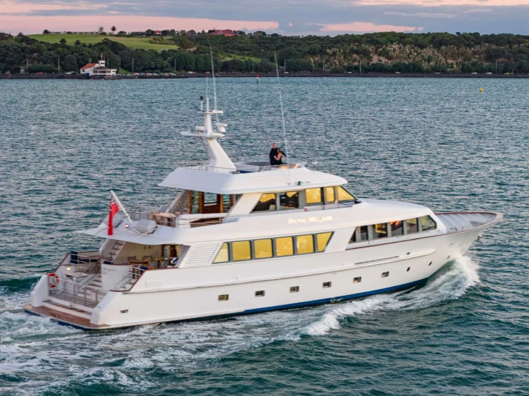 Johnson PACIFIC MERMAID in New Zealand on SamBoat
