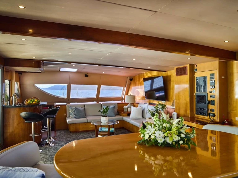 Luxury Yacht for rent Road Town at the best price