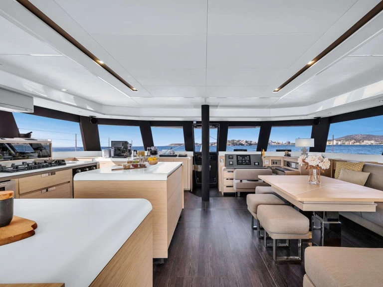 Luxury Yacht rental in Caribbean - Fountaine Pajot NEOW