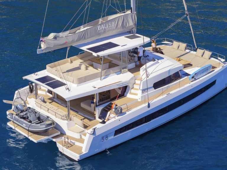 Luxury Yacht for rent Piraeus at the best price