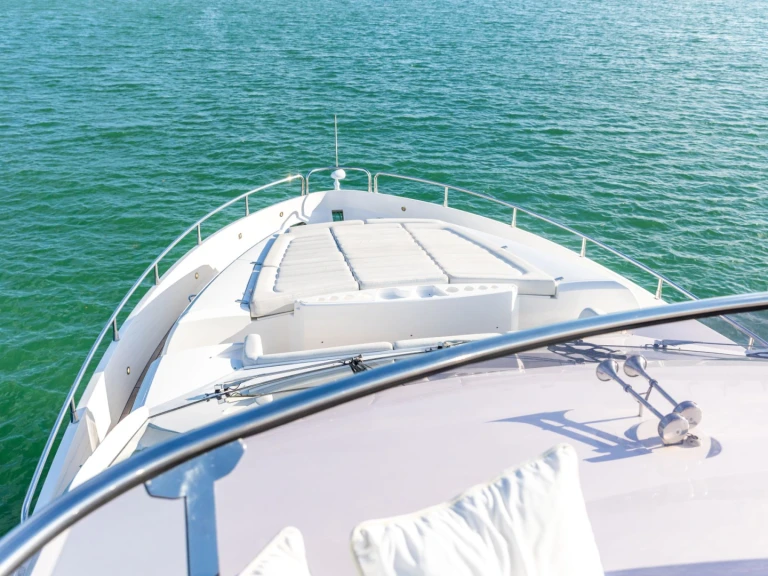 Luxury Yacht rental in Miami - Sunseeker Asha