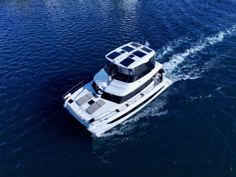 Bareboat Rental Luxury Yacht Aquila with a boat licence