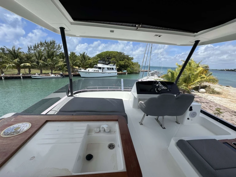 Luxury Yacht rental with or without captain Fountaine Pajot Belize
