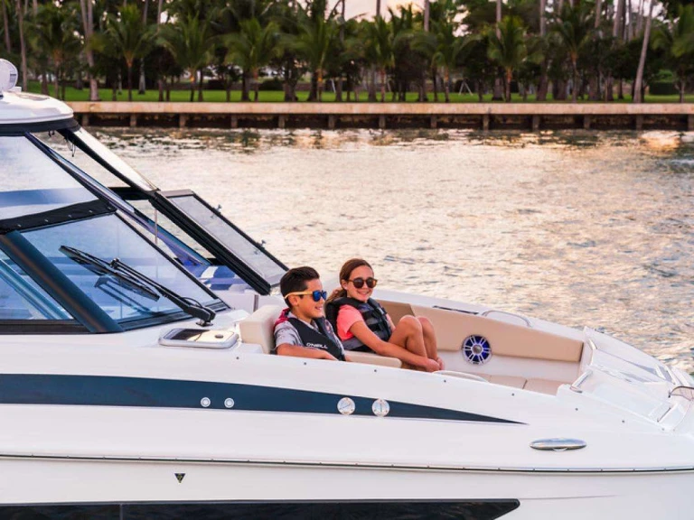 Bareboat Rental Luxury Yacht Aquila with a boat licence