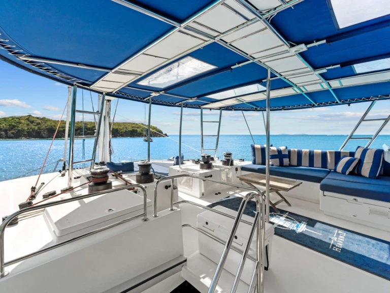 Yacht charter Red Hook cheap HEAVENLY