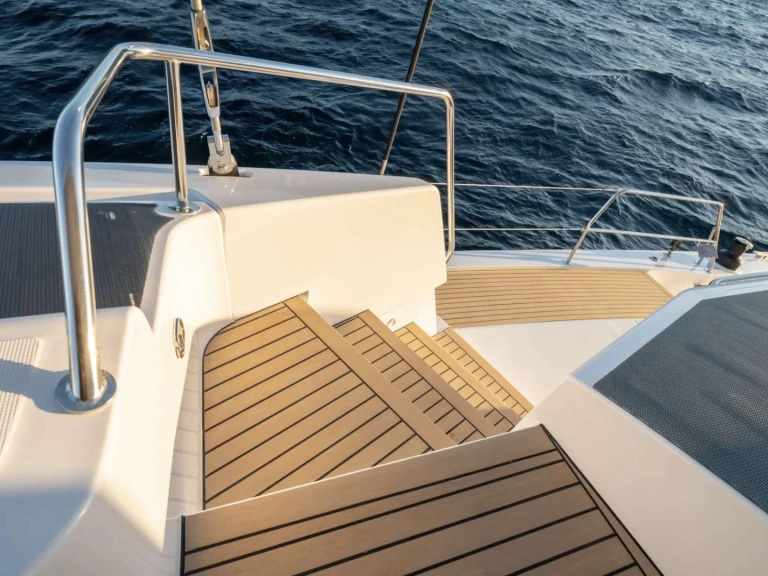 Bareboat Rental Luxury Yacht Bali with a boat licence
