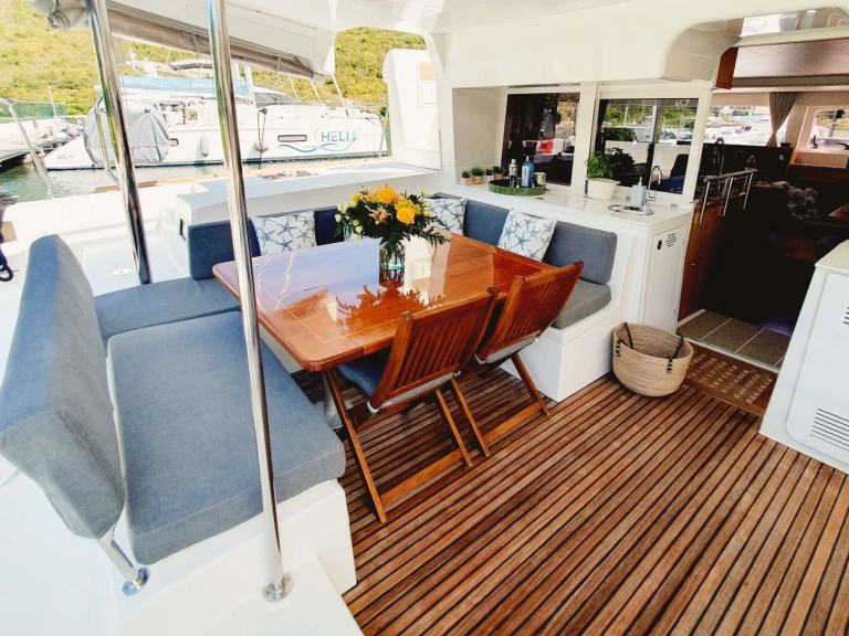 Bareboat Rental Luxury Yacht Lagoon with a boat licence