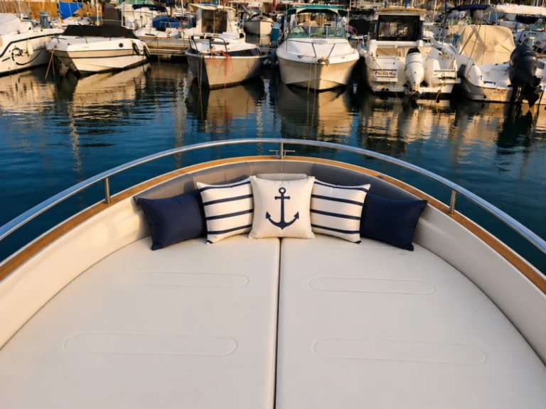 Bareboat Rental Luxury Yacht Invictus  with a boat licence