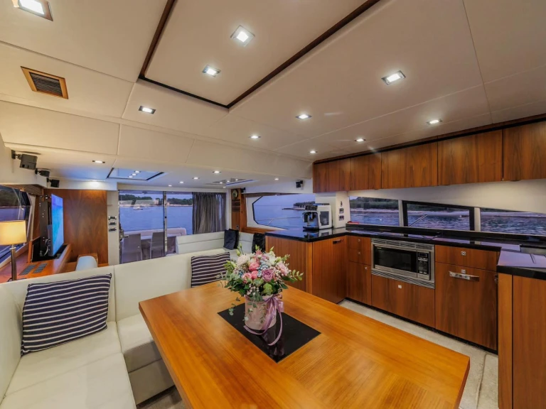Luxury Yacht rental with or without captain Sunseeker Kaštel Lukšić