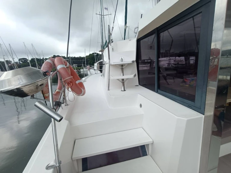 Yacht charter Mai Khao cheap Bali 4.1
