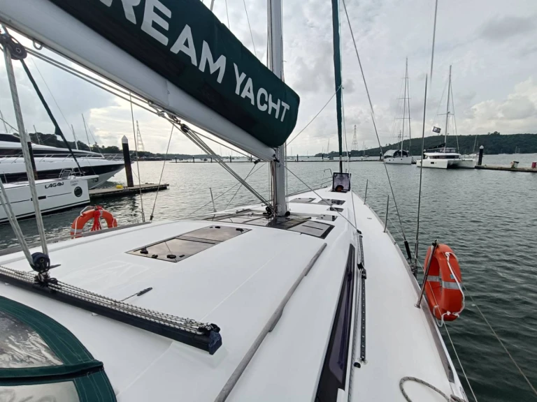 Yacht charter Mai Khao cheap Dufour 520 Grand Large
