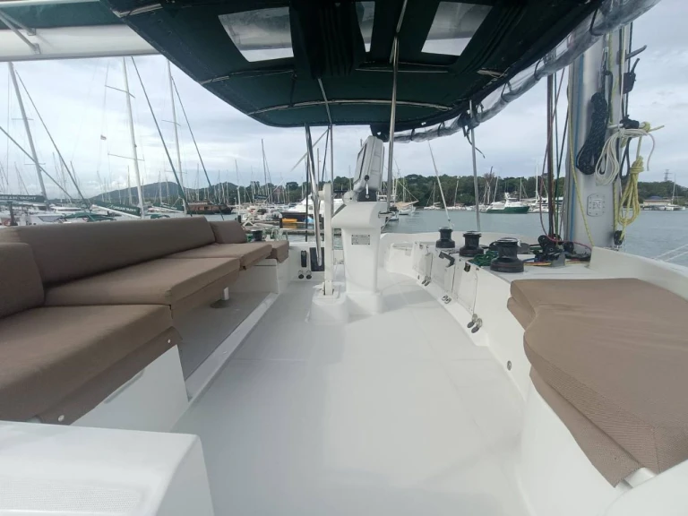 Boat rental Lagoon Lagoon 52 F in Mai Khao on Samboat