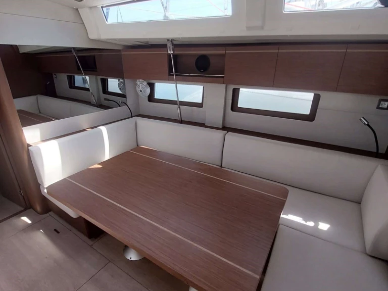 Sailboat rental with or without captain Bénéteau Préveza
