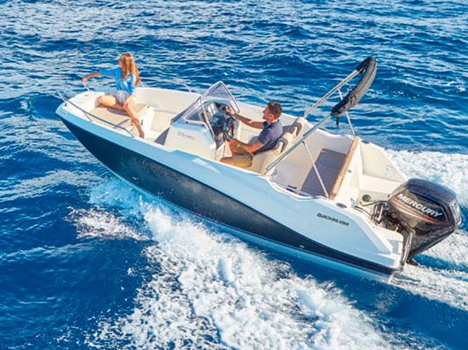 Yacht charter Saint-Laurent-du-Var cheap Activ 555 Open