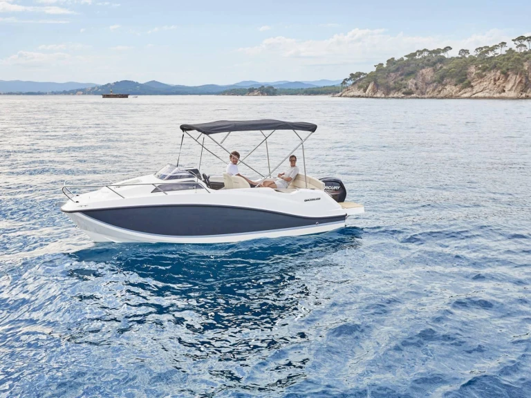 Motorboat rental in Saint-Laurent-du-Var - Quicksilver Activ 555 Open