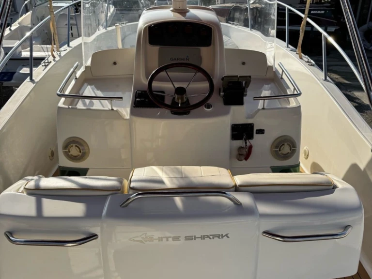 Kelt WHITE SHARK 265 in Tribunj on SamBoat