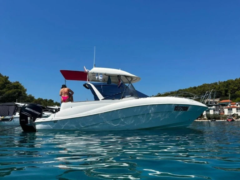Quicksilver Quicksilver 720 Commander in Poljica on SamBoat