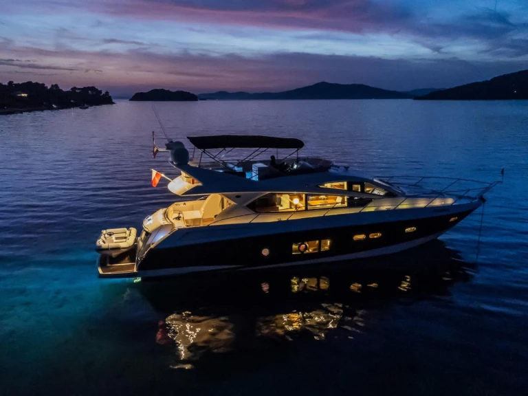 Luxury Yacht rental in Kaštel Lukšić - Sunseeker Sunseeker Manhattan 63