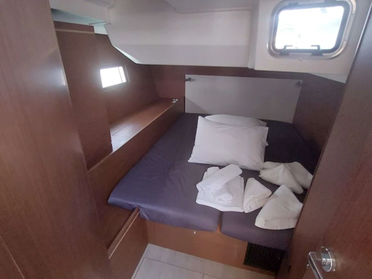 Sailboat rental with or without captain Bénéteau Préveza