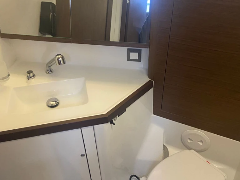 Yacht charter Alimos cheap Oceanis 46.1