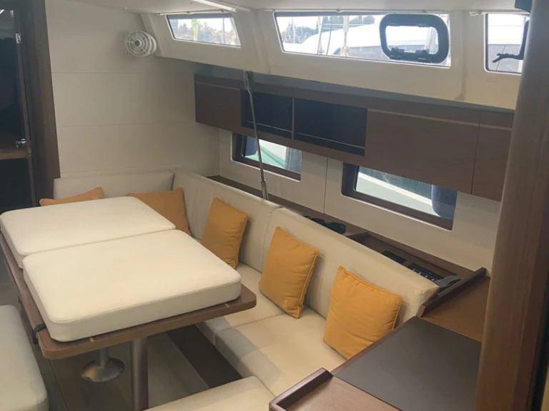 Sailboat rental in Alimos - Bénéteau Oceanis 46.1