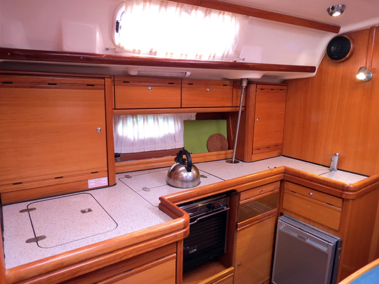Sailboat rental in Sami - Bavaria Bavaria 42 Cruiser