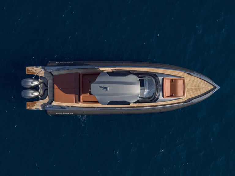 Boat rental Capelli Stradivari 43 in Monaco on Samboat