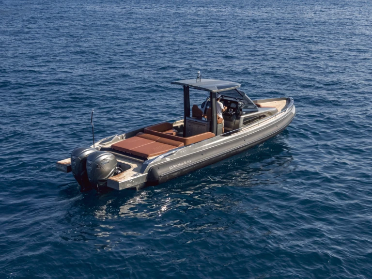 Bareboat Rental Motorboat Capelli with a boat licence